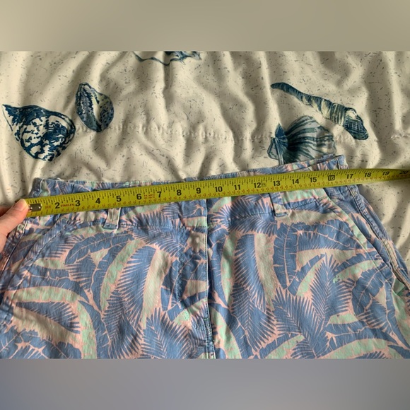 Vineyard Vines Blue and Pink Women's Palm Shorts size 12 - Picture 6 of 6